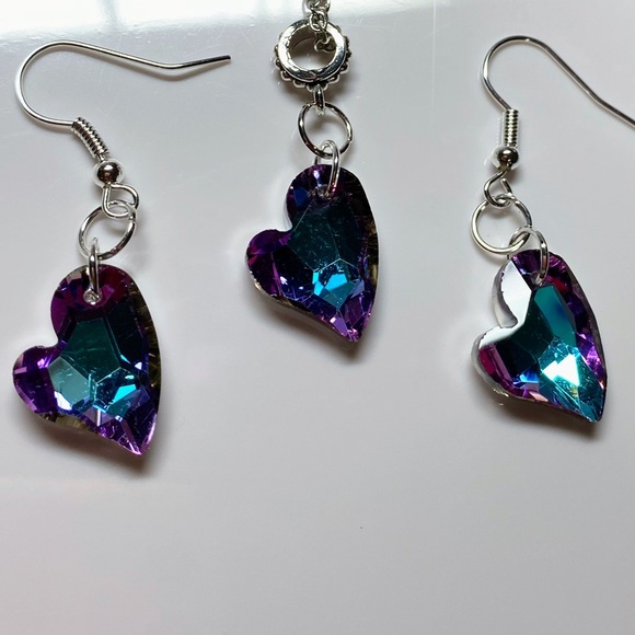 Crystal heart necklace and earrings set - Picture 2 of 4